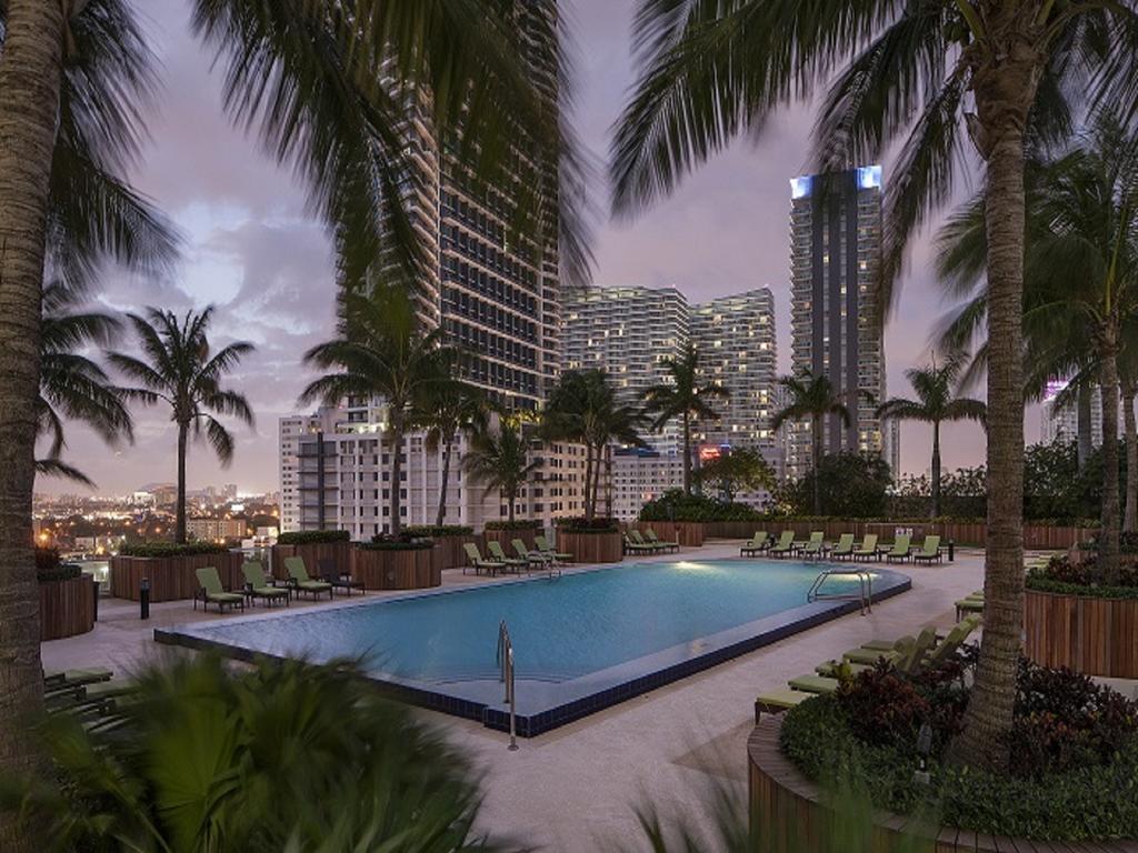 Global Luxury Suites At One Broadway Miami Extérieur photo